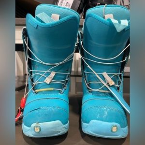 Woman’s Burton Snowboard boots